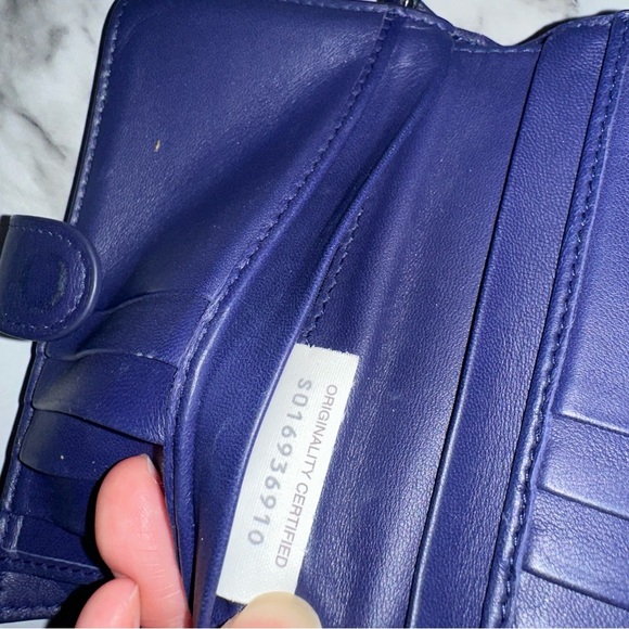 BOTTEGA VENETA Intrecciato Weave navy blue leather zip coins 10-slot wallet - Picture 5 of 8